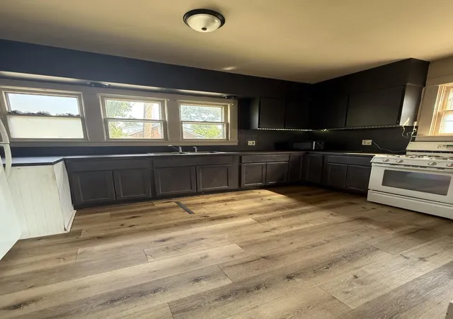 Photo 2 of Single family home for sale at 118 Dewey St, Michigan City, IN 46360 | MLS# 847236 | Listing updated on 2026-10-22