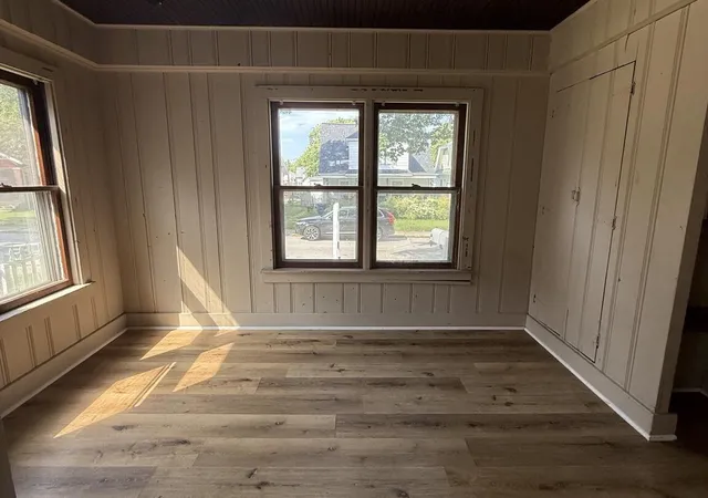 Photo 4 of Single family home for sale at 118 Dewey St, Michigan City, IN 46360 | MLS# 847236 | Listing updated on 2026-10-22