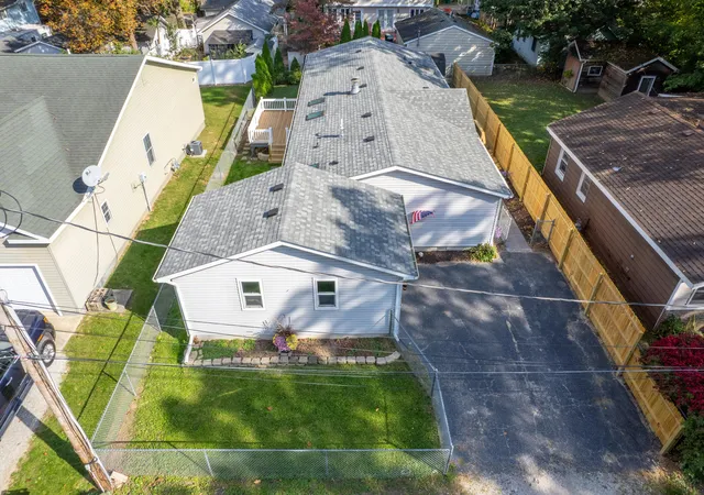 Photo 2 of Manufactured home for sale at 5310 5th Avenue, Valparaiso, IN 46383 | MLS# 847199 | Listing updated on 2026-10-22