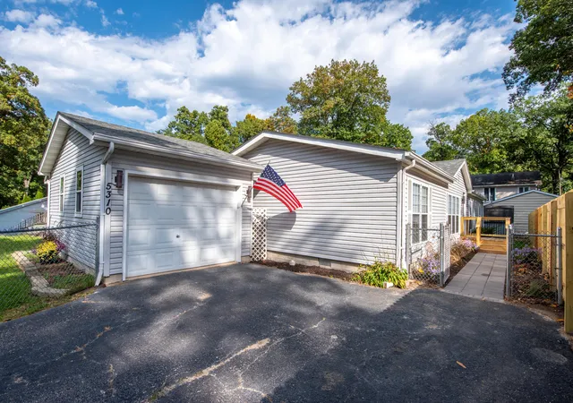 Photo 3 of Manufactured home for sale at 5310 5th Avenue, Valparaiso, IN 46383 | MLS# 847199 | Listing updated on 2026-10-22