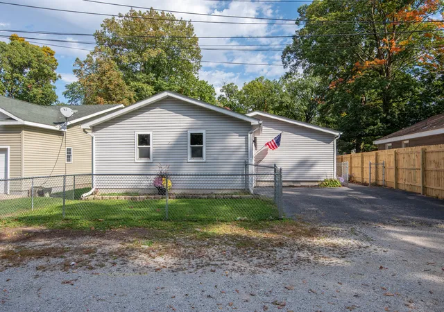 Photo 4 of Manufactured home for sale at 5310 5th Avenue, Valparaiso, IN 46383 | MLS# 847199 | Listing updated on 2026-10-22