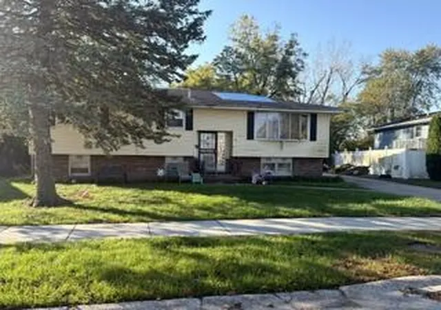 Single family home for sale at 311 W 40th Lane, Griffith, IN 46319 | MLS# 847215