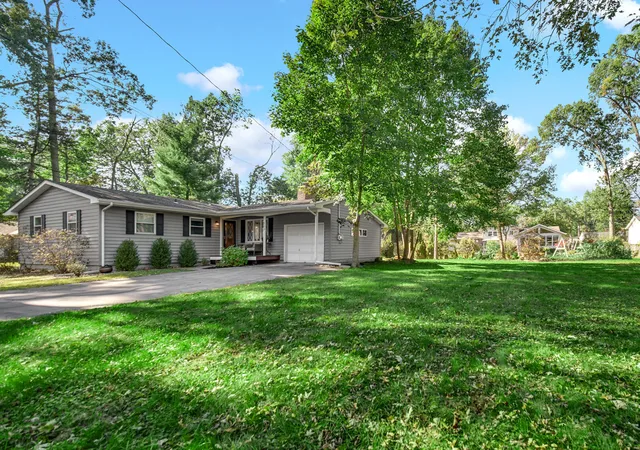 Photo 1 of Single family home for sale at 620 S 18th Street, Chesterton, IN 46304 | MLS# 847254 | Listing updated on 2026-10-23