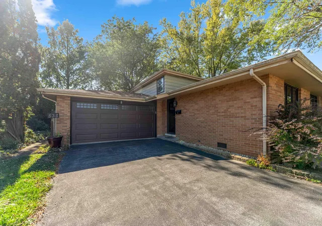 Photo 2 of Single family home for sale at 538 Dogwood Dr, Dyer, IN 46311 | MLS# 847270 | Listing updated on 2026-10-23