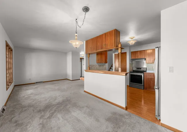 Photo 3 of Single family home for sale at 538 Dogwood Dr, Dyer, IN 46311 | MLS# 847270 | Listing updated on 2026-10-23