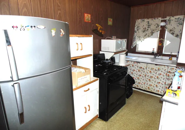 Photo 4 of Sale Pending at 2453 Sullivan St, Lake Station, IN 46405 | MLS# 847271 | Listing updated on 2026-10-27