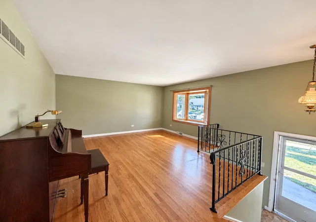 Photo 1 of Single family home for sale at 625 N Wheeler St, Griffith, IN 46319 | MLS# 847247 | Listing updated on 2026-10-25