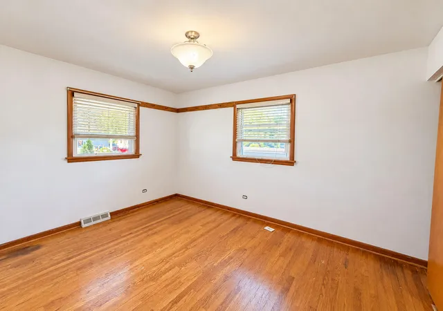 Photo 4 of Single family home for sale at 625 N Wheeler St, Griffith, IN 46319 | MLS# 847247 | Listing updated on 2026-10-25