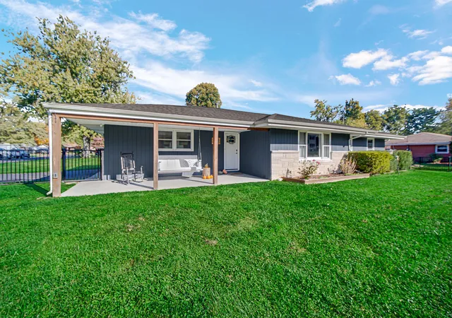 Photo 1 of Single family home for sale at 203 Bullseye Lake Rd, Valparaiso, IN 46383 | MLS# 847322 | Listing updated on 2026-10-29