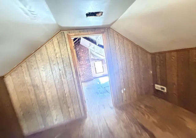 Photo 1 of Single family home for sale at 3910 Arthington Blvd, Indianapolis, IN 46226 | MLS# 847404 | Listing updated on 2026-10-27