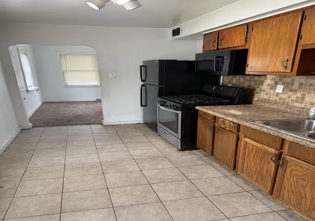 Photo 2 of Single family home for sale at 7415 Chestnut Ave, Hammond, IN 46324 | MLS# 847274 | Listing updated on 2026-10-23