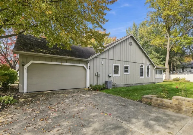 Photo 3 of Condo for sale at 9 Muirfield Dr, Michigan City, IN 46360 | MLS# 847338 | Listing updated on 2026-10-26