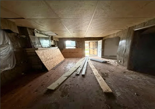 Photo 4 of Single family home for sale at 1900 Roosevelt Pl, Gary, IN 46404 | MLS# 847365 | Listing updated on 2026-10-26
