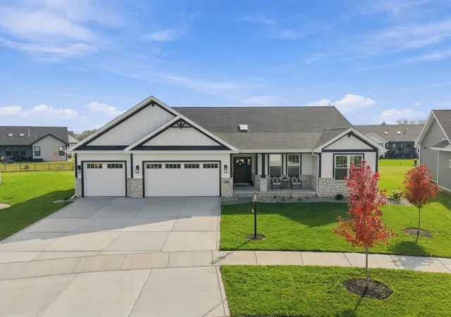 Single family home for sale at 14609 S Quartz Ln, Dyer, IN 46311 | MLS# 847475