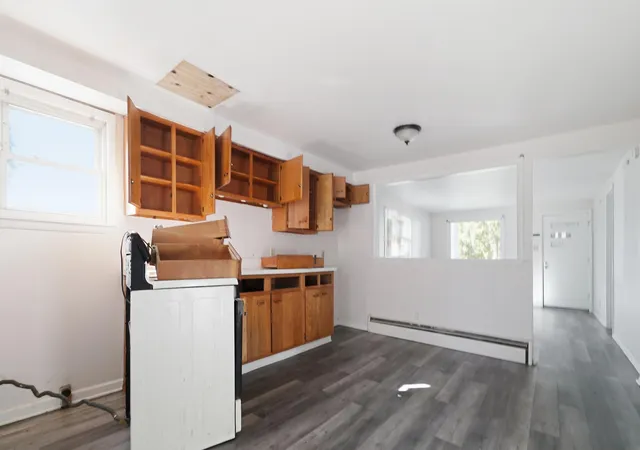 Photo 3 of House for sale at 1105 E Cleveland Ave, Hobart, IN 46342 | MLS# 847433 | Listing updated on 2026-10-27