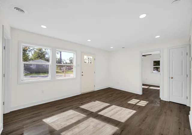 Photo 3 of Single family home for sale at 2697 Jasper St, Lake Station, IN 46405 | MLS# 847318 | Listing updated on 2026-10-27