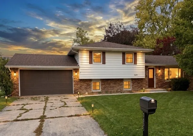 Single family home for sale at 3605 E Engel Dr, Valparaiso, IN 46383 | MLS# 847296