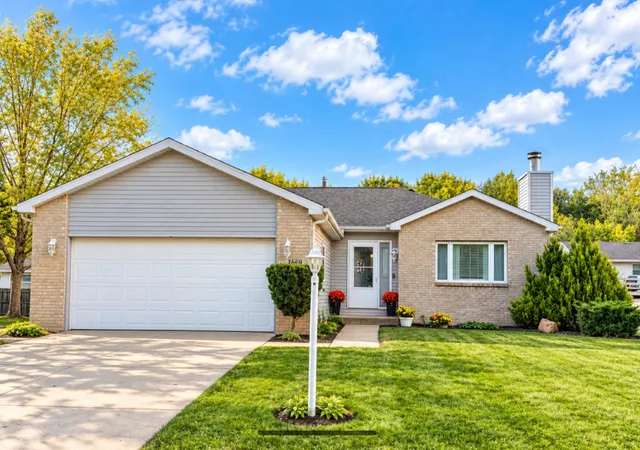 Photo 1 of Single family home for sale at 1469 Admiral Dr, Chesterton, IN 46304 | MLS# 847428 | Listing updated on 2026-10-29