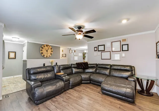 Photo 3 of Single family home for sale at 1469 Admiral Dr, Chesterton, IN 46304 | MLS# 847428 | Listing updated on 2026-10-29