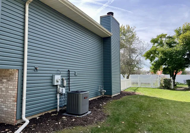 Photo 1 of Single family home for sale at 8515 Wheeler Pl, Crown Point, IN 46307 | MLS# 847348 | Listing updated on 2026-10-27