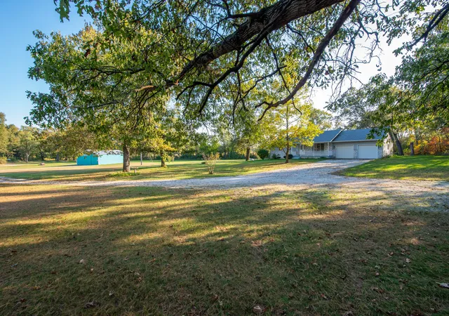 Photo 4 of Single family home for sale at 10260 N 1000 West, De Motte, IN 46310 | MLS# 847356 | Listing updated on 2026-10-27