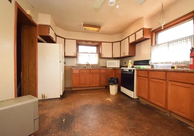 Photo 2 of Single family home for sale at 3324 Orchard Dr, Hammond, IN 46323 | MLS# 847421 | Listing updated on 2026-10-27