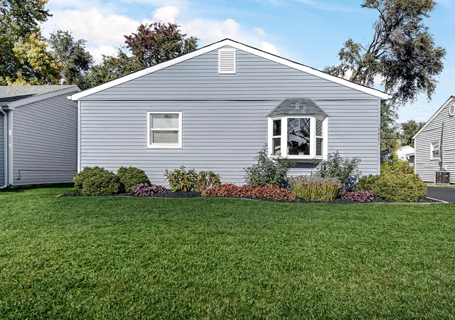 Single family home for sale at 2421 Walnut Dr, Highland, IN 46322 | MLS# 847378