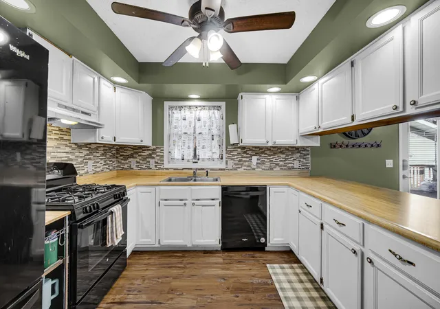Photo 3 of Single family home for sale at 902 S Lake Park Ave, Hobart, IN 46342 | MLS# 847403 | Listing updated on 2026-10-27