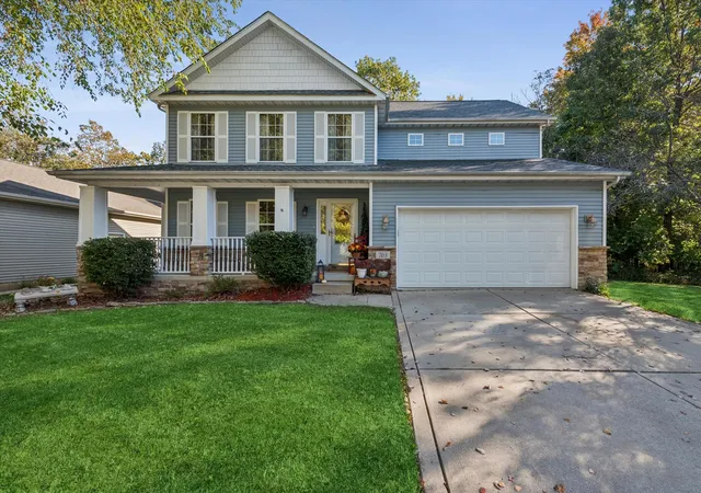 Single family home for sale at 763 Ravinia Dr E, Valparaiso, IN 46385 | MLS# 847357