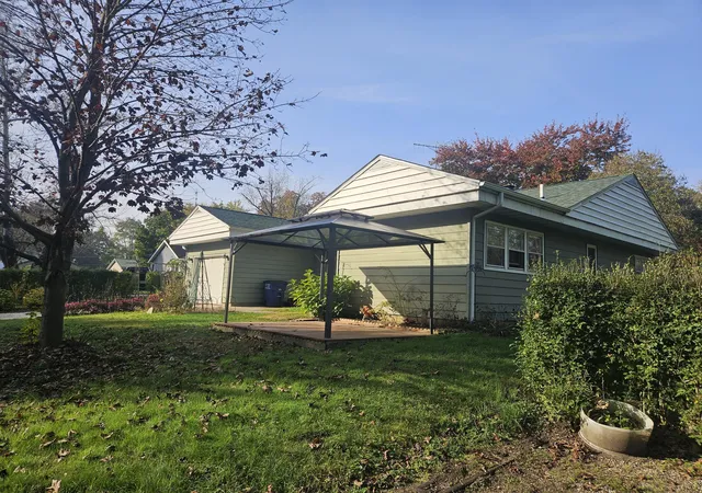 Photo 3 of Single family home for sale at 404 S Longshore Dr, Walkerton, IN 46574 | MLS# 847424 | Listing updated on 2026-10-27