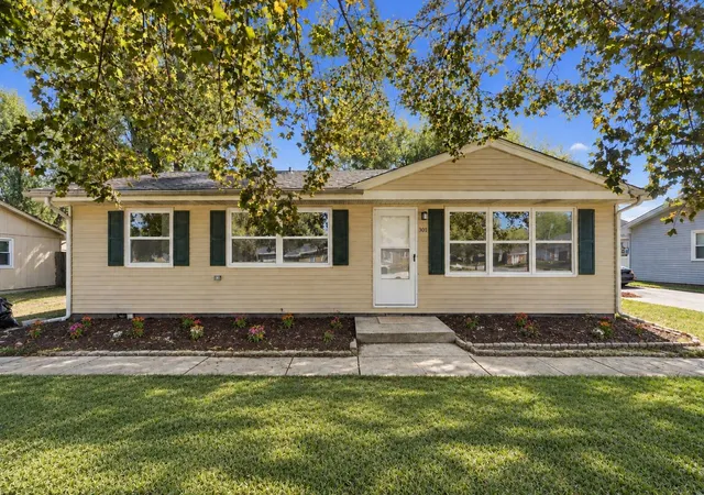 Single family home for sale at 1101 E 71st Avenue, Schererville, IN 46375 | MLS# 847387