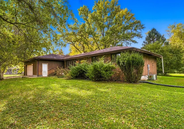 Photo 2 of Single family home for sale at 1764 Elgin St, Chesterton, IN 46304 | MLS# 847391 | Listing updated on 2026-10-26