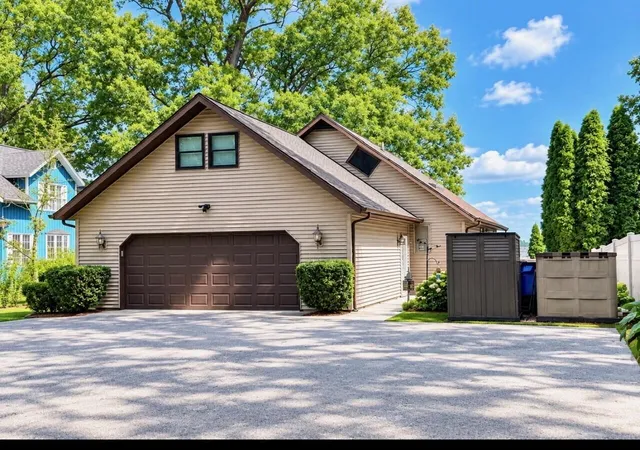 Photo 1 of Single family home for sale at 563 Waverly Rd, La Porte, IN 46350 | MLS# 847402 | Listing updated on 2026-10-27