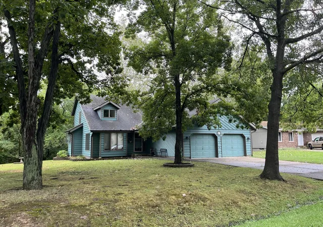Photo 1 of Single family home for sale at 2196 Elm Tree Ln, Crown Point, IN 46307 | MLS# 847417 | Listing updated on 2026-10-27