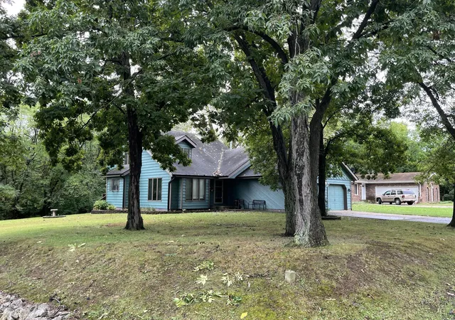 Photo 3 of Single family home for sale at 2196 Elm Tree Ln, Crown Point, IN 46307 | MLS# 847417 | Listing updated on 2026-10-27