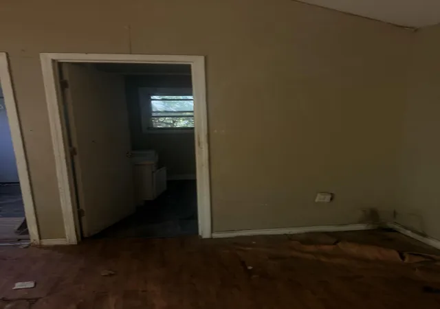 Photo 4 of Single family home for sale at 525 N Arnolda Ave, Indianapolis, IN 46222 | MLS# 847416 | Listing updated on 2026-10-27