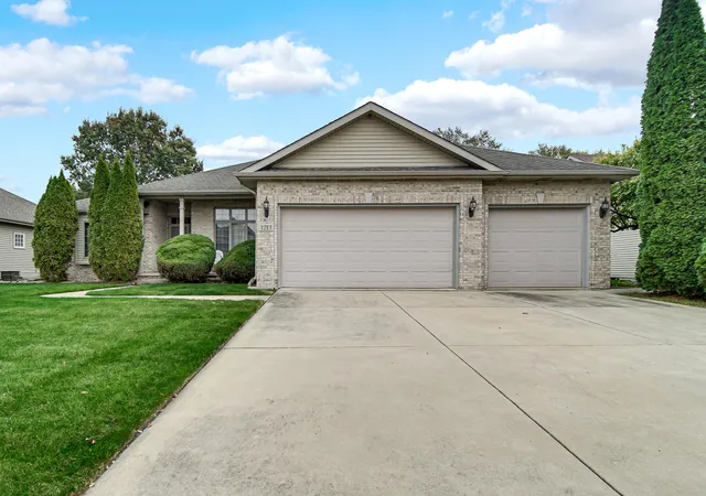 Photo 1 of Single family home for sale at 1213 Wildflower Way, Schererville, IN 46375 | MLS# 847451 | Listing updated on 2026-10-27