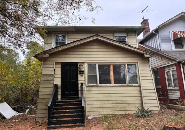 Photo 1 of Single family home for sale at 749 Delaware St, Gary, IN 46402 | MLS# 847430 | Listing updated on 2026-10-27