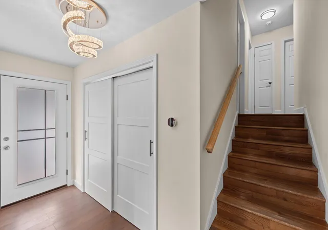 Photo 2 of Single family home for sale at 9123 Crestwood Ct, Munster, IN 46321 | MLS# 847474 | Listing updated on 2026-10-28