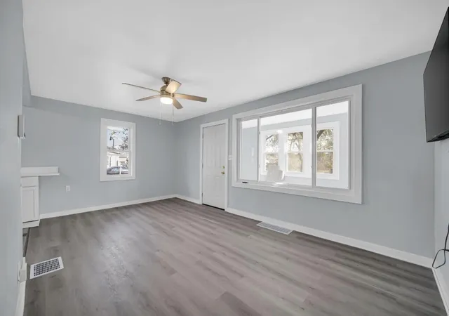 Photo 3 of Single family home for sale at 1924 M L King Dr, Gary, IN 46407 | MLS# 847457 | Listing updated on 2026-10-27