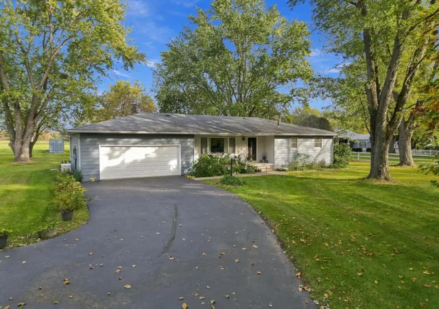Photo 2 of Single family home for sale at 9981 N 1200 West, De Motte, IN 46310 | MLS# 847432 | Listing updated on 2026-10-27