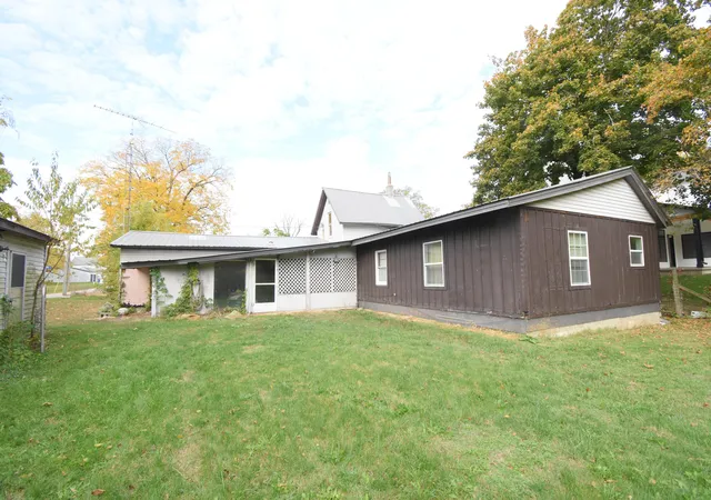 Photo 4 of Single family home for sale at 407 N Illinois St, Remington, IN 47977 | MLS# 847490 | Listing updated on 2026-10-28