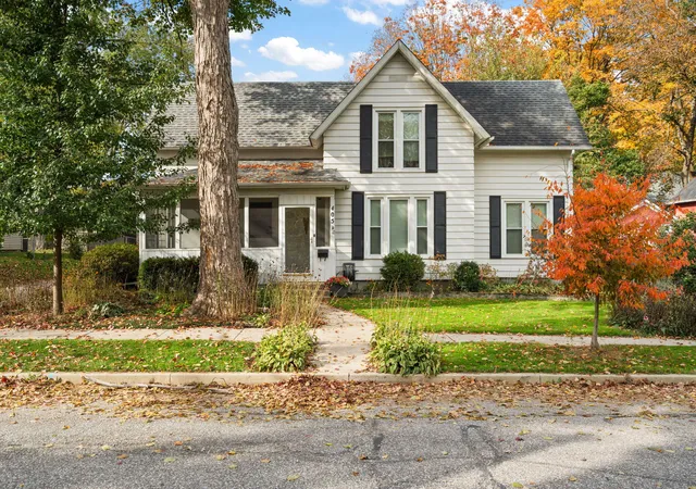 Single family home for sale at 405 Napoleon St, Valparaiso, IN 46383 | MLS# 847477