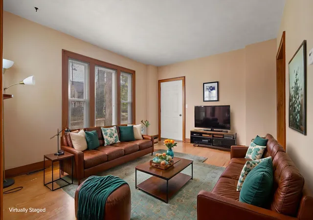 Photo 4 of Single family home for sale at 405 Napoleon St, Valparaiso, IN 46383 | MLS# 847477 | Listing updated on 2026-10-28