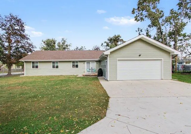 Photo 1 of Single family home for sale at 2715 Fayette St, Lake Station, IN 46405 | MLS# 847449 | Listing updated on 2026-10-27
