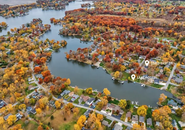 Photo 2 of Single family home for sale at 15819 East Dr, Lowell, IN 46356 | MLS# 847439 | Listing updated on 2026-10-27