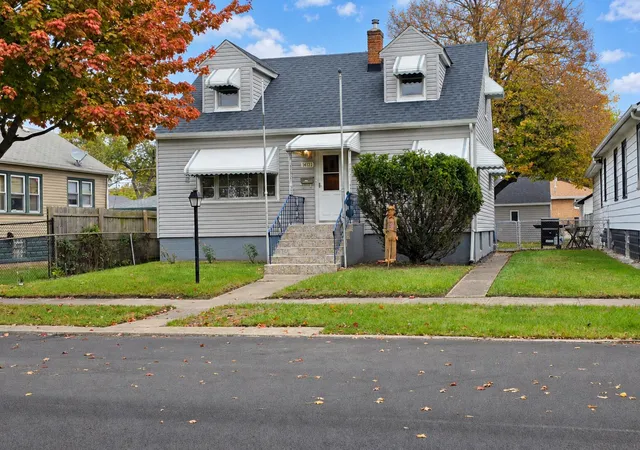 Photo 3 of Single family home for sale at 14123 S Mackinaw Ave, Chicago, IL 60633 | MLS# 847436 | Listing updated on 2026-10-27
