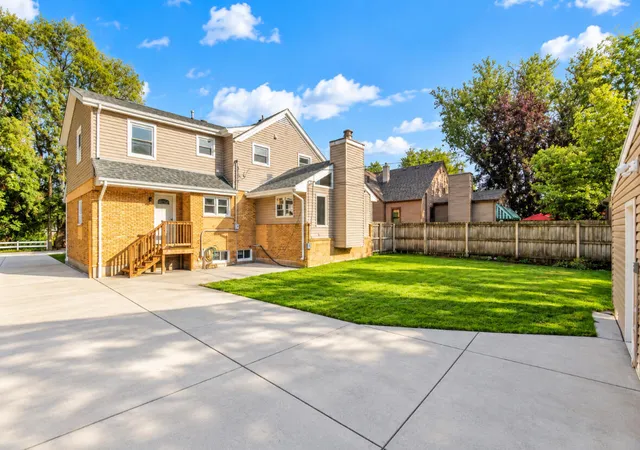 Photo 2 of Single family home for sale at 8318 Howard Ave, Munster, IN 46321 | MLS# 847494 | Listing updated on 2026-10-29