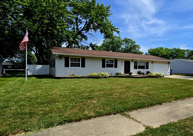 Photo 1 of Single family home for sale at 408 Prairie St, Crown Point, IN 46307 | MLS# 847447 | Listing updated on 2026-10-27