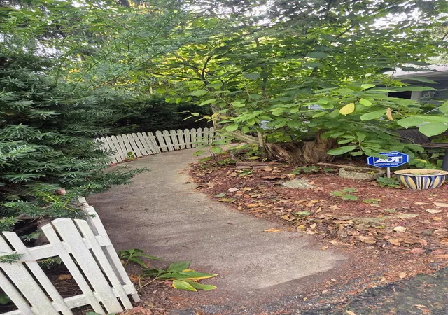 Photo 4 of Single family home for sale at 102 Bullseye Lake Rd, Valparaiso, IN 46383 | MLS# 847512 | Listing updated on 2026-10-29